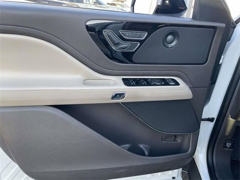Used 2023 Lincoln Aviator Reserve w/ Equipment Group 201A image 16