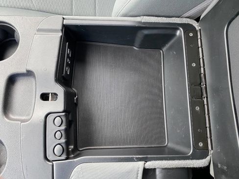 Used 2018 RAM 1500 Express w/ Express Value Package image 19