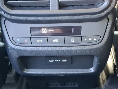 Certified 2025 Honda Pilot EX-L image 12