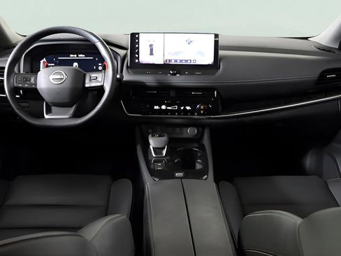 Used 2025 Nissan Rogue SL w/ Tech Package image 22