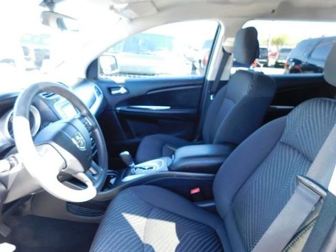 Used 2017 Dodge Journey SXT w/ Comfort/Convenience Group image 10