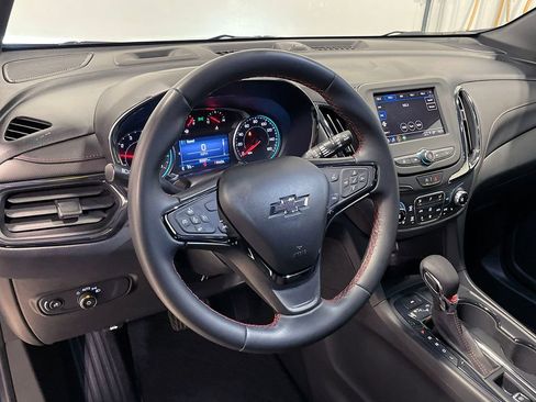 Used 2020 Chevrolet Equinox LT image 20