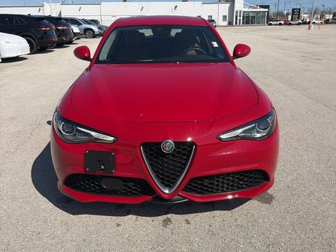 Used 2019 Alfa Romeo Giulia Ti Sport w/ Quick Order Package 22S Sport image 2