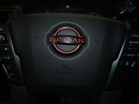 Used 2024 Nissan Titan PRO-4X w/ Pro-4x Convenience Package AWD/4WD image 11