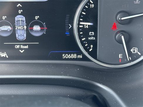 Used 2024 Buick Enclave Premium image 14