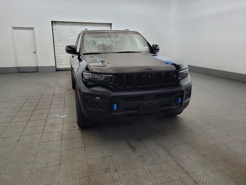 Used 2022 Jeep Grand Cherokee Trailhawk w/ Advanced Protech Group II AWD/4WD image 14