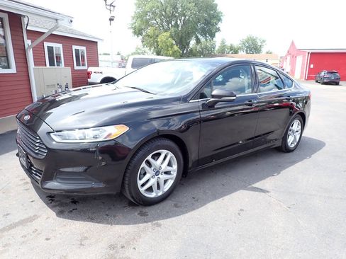 Used 2014 Ford Fusion SE FWD image 3
