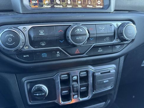 Used 2021 Jeep Wrangler Unlimited Sahara image 10