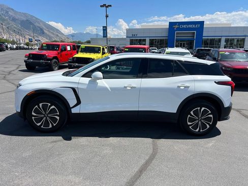 Used 2024 Chevrolet Blazer EV LT AWD/4WD image 13