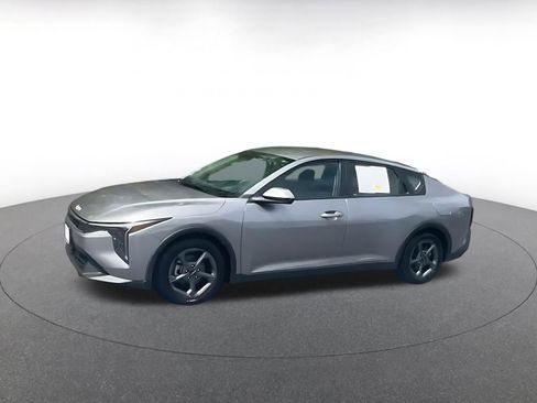 Used 2025 Kia K4 LXS image 4