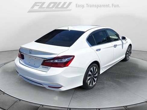 Used 2017 Honda Accord EX-L image 9
