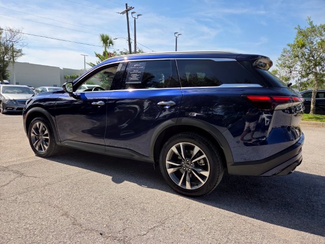 Used 2025 INFINITI QX60 Luxe w/ Vision Package FWD image 5