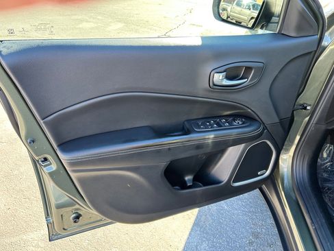 Used 2021 Jeep Compass Latitude w/ Sun and Sound Group image 9