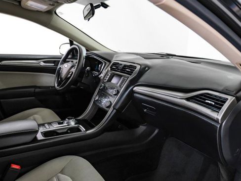 Used 2017 Ford Fusion S image 8