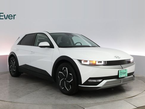 Used 2024 Hyundai Ioniq 5 SEL image 4