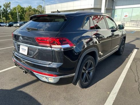 Used 2021 Volkswagen Atlas Cross Sport SE w/ Panoramic Sunroof Package FWD image 7