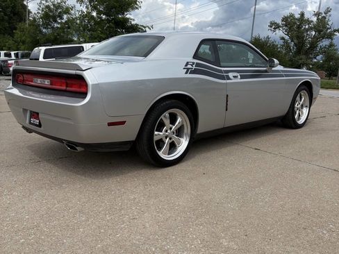 Used 2010 Dodge Challenger R/T image 4