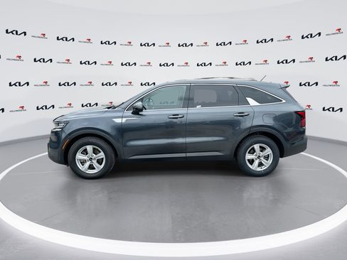 Certified 2023 Kia Sorento LX FWD image 5