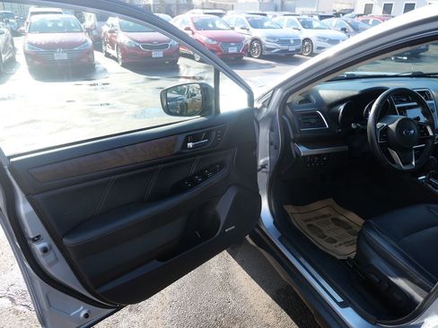 Used 2018 Subaru Outback 2.5i Limited image 14