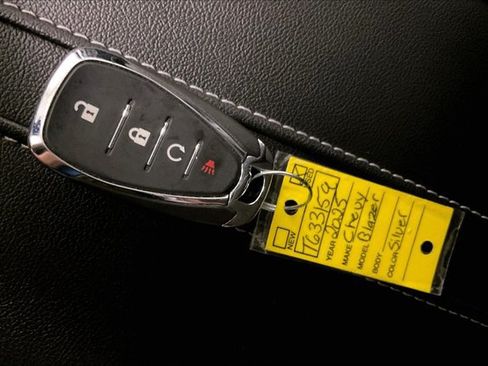 Used 2025 Chevrolet Blazer LT AWD/4WD image 11