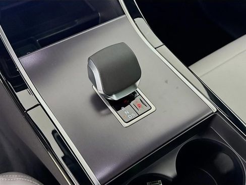 Used 2026 Land Rover Range Rover Velar Dynamic SE image 19