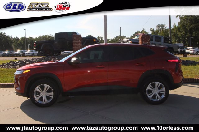 Used 2024 Chevrolet Trax LS FWD image 4