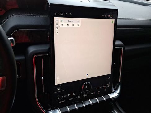 Used 2025 GMC Yukon XL Elevation image 19