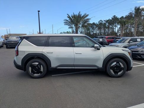 New 2026 Kia EV9 Light image 2