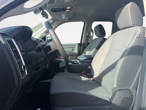 Used 2024 RAM 1500 Classic SLT image 9