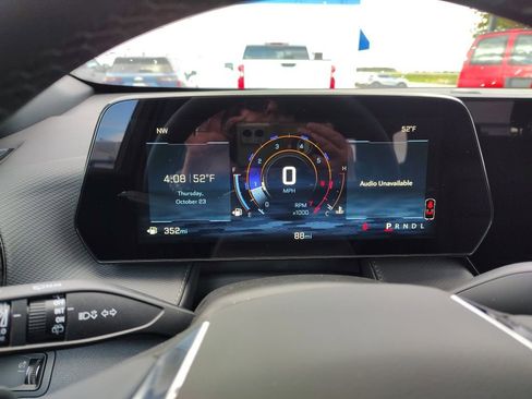 New 2026 Chevrolet Equinox LT w/ Convenience Package II image 18