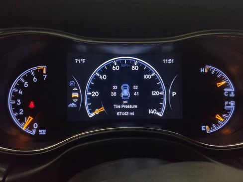 Used 2020 Jeep Grand Cherokee Limited AWD/4WD image 23
