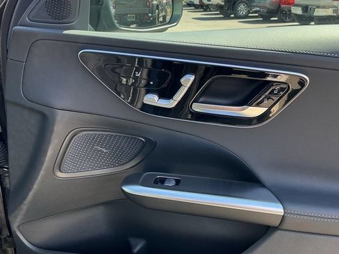 Used 2025 Mercedes-Benz C 300 4MATIC Sedan image 22