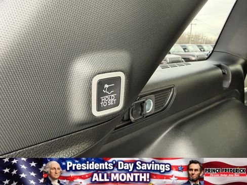 New 2025 Jeep Grand Cherokee Limited image 15