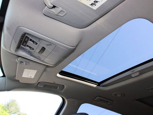 Used 2020 Buick Enclave Essence AWD/4WD image 15