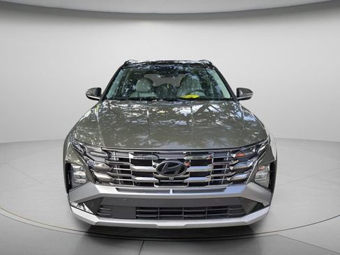 Used 2025 Hyundai Tucson Limited FWD image 3