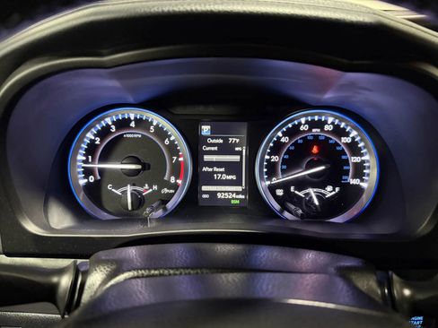 Used 2017 Toyota Highlander Limited Platinum image 30