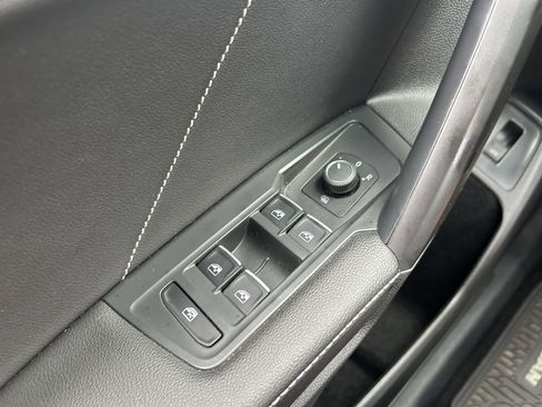 Certified 2023 Volkswagen Tiguan SE image 21