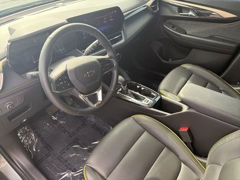 Used 2025 Chevrolet TrailBlazer ACTIV w/ Convenience Package FWD image 18