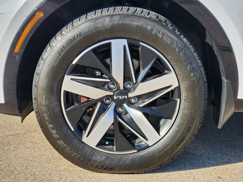 Used 2023 Kia Sorento S w/ Panoramic Sunroof Package FWD image 19
