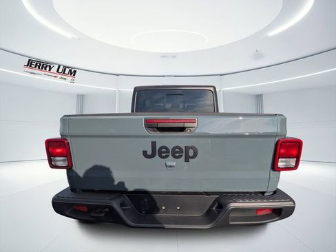 New 2026 Jeep Gladiator Sport image 3