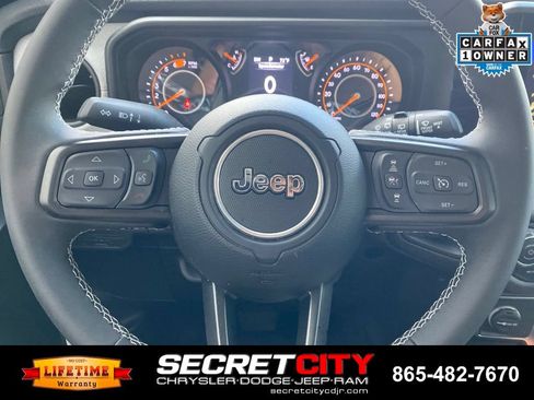 Used 2025 Jeep Wrangler Sport AWD/4WD image 16