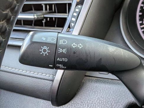 Used 2021 Toyota Camry SE image 9