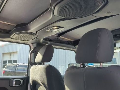 Used 2022 Jeep Wrangler Unlimited Sport image 17