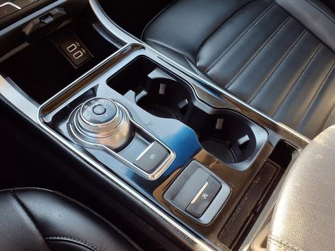 Used 2019 Ford Edge SEL w/ Equipment Group 201A image 21