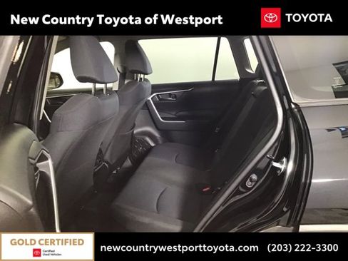 Used 2020 Toyota RAV4 LE image 18