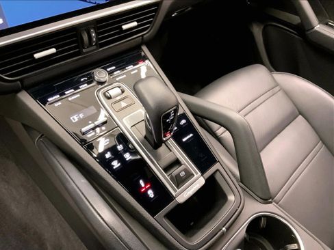 Used 2022 Porsche Cayenne E-Hybrid image 18