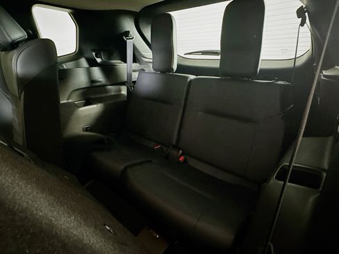 Used 2025 Mitsubishi Outlander SE image 29