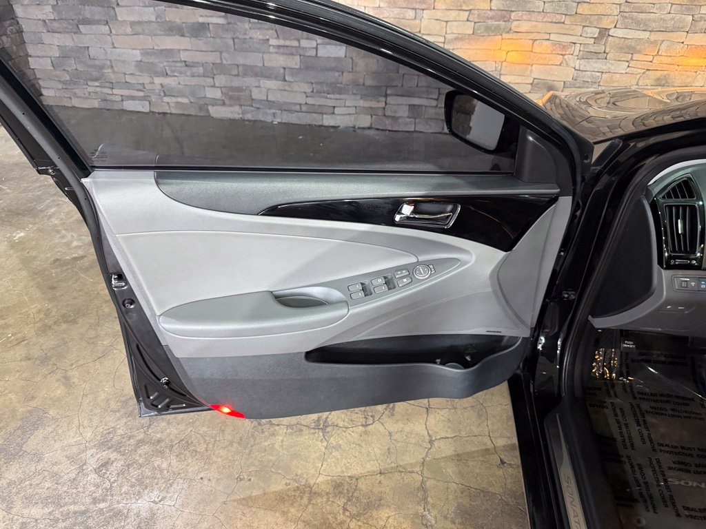 Used 2013 Hyundai Sonata Limited FWD image 9