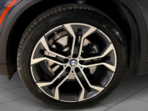 Certified 2022 BMW X5 sDrive40i w/ Premium Package image 11