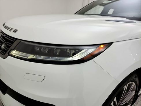 Certified 2025 Land Rover Range Rover Sport SE image 27